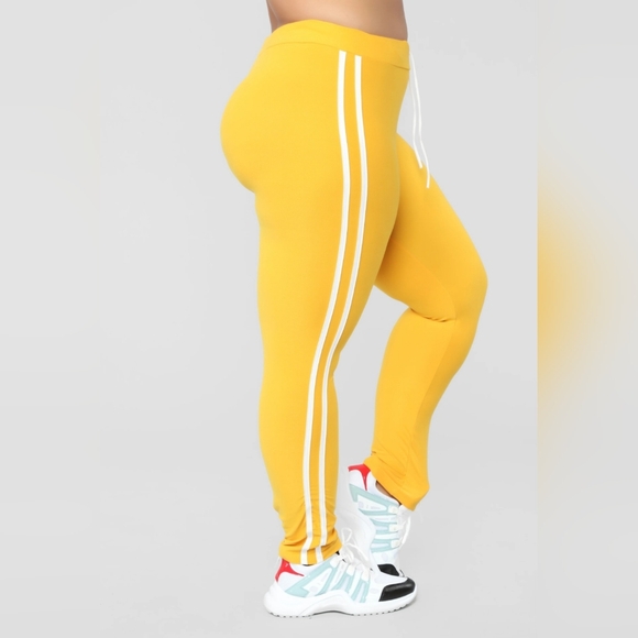 Fashion Nova Running Plays Matching Set, Plus Size 2X - Picture 5 of 8